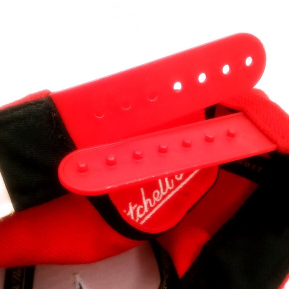 Mitchell & Ness Men's Basketball Hat Chicago Bulls Logo Snapback Fitted Red Cap - Picture 11 of 13